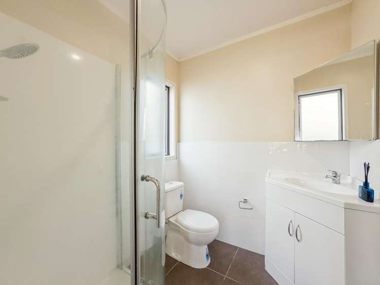 67 Meadway Sunnyhills_13