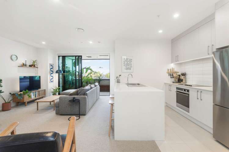 103/6 Waikumete Road Glen Eden_3