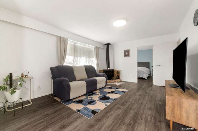 1/7 Leigh Terrace Glenfield_6