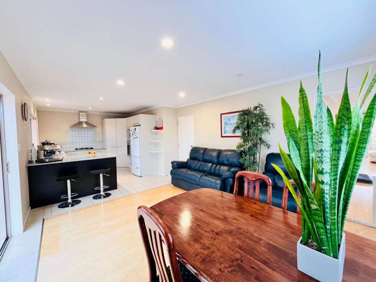 11 Kalmore Place Flat Bush_5