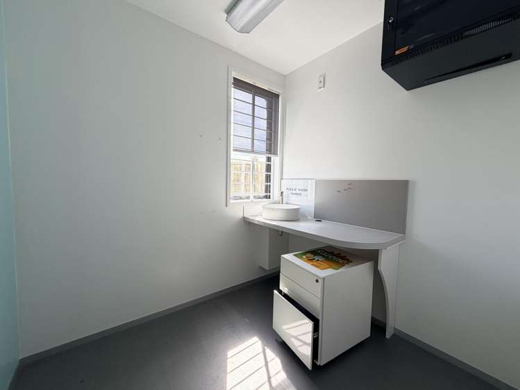 512 East Coast Road Windsor Park_5