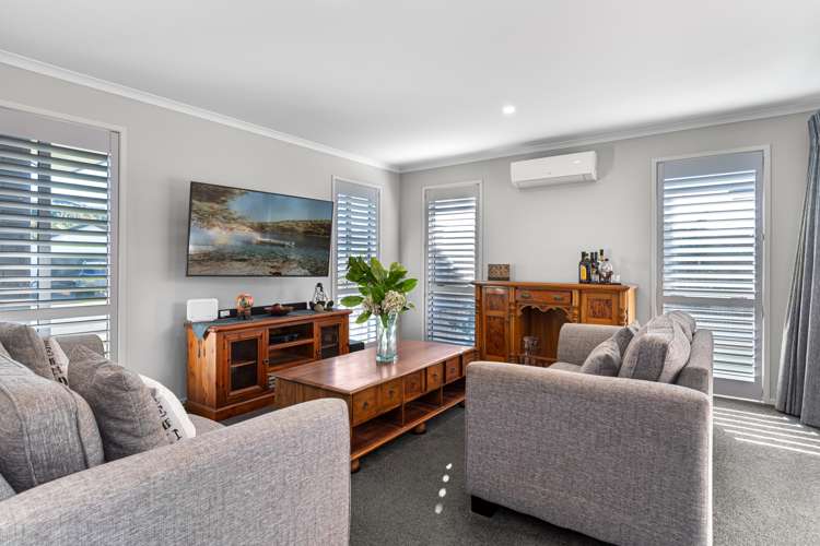 120 Whakaturou Crescent Pyes Pa_2