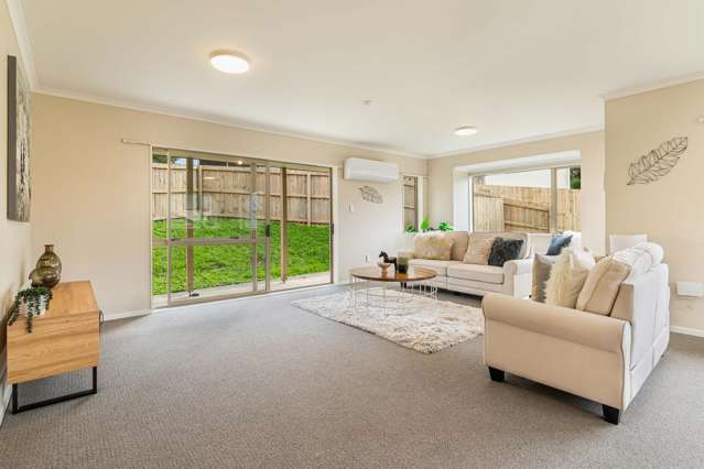 8 Elder Place Massey_2