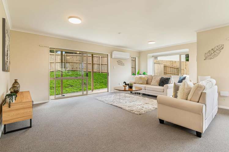 8 Elder Place Massey_2