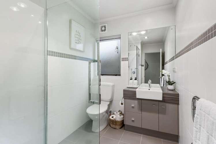1 Bellshill Close Wattle Downs_12