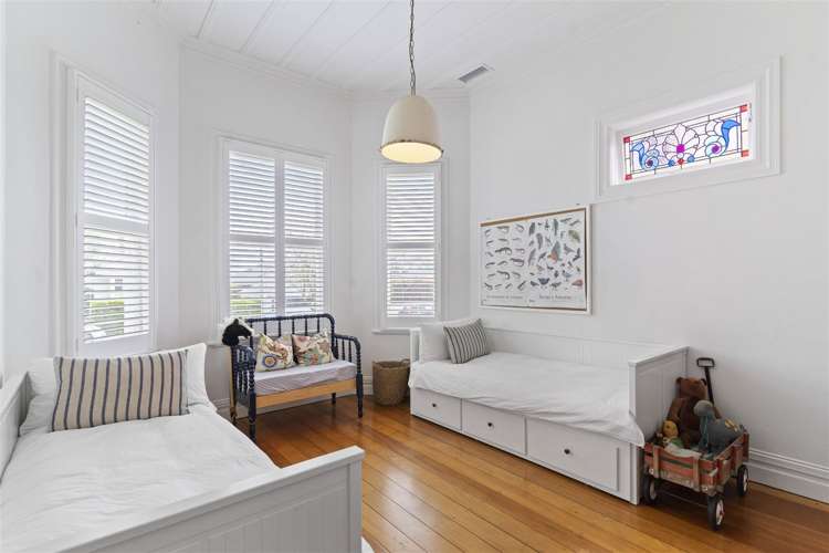 24 Russell Street Stanley Point_16