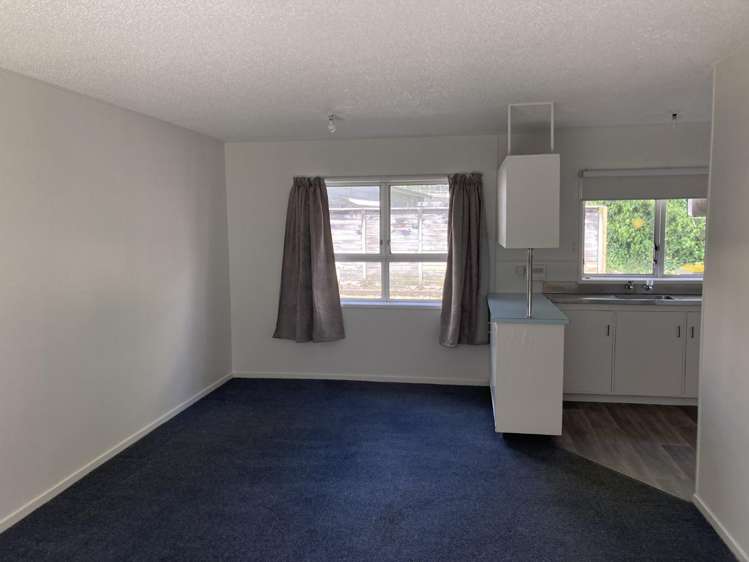 2/4 O'Neill Street 1055_1