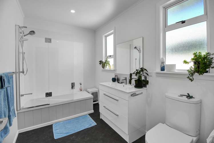 3624 Eltham Road Opunake_24