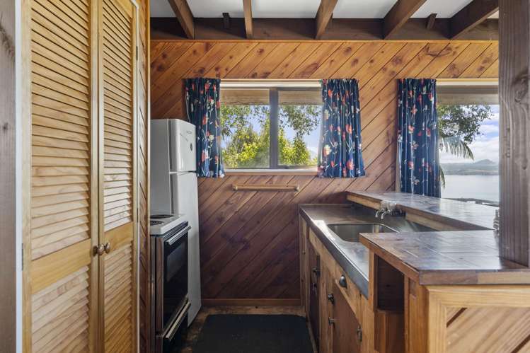 2/102 Wakeman Road Acacia Bay_7