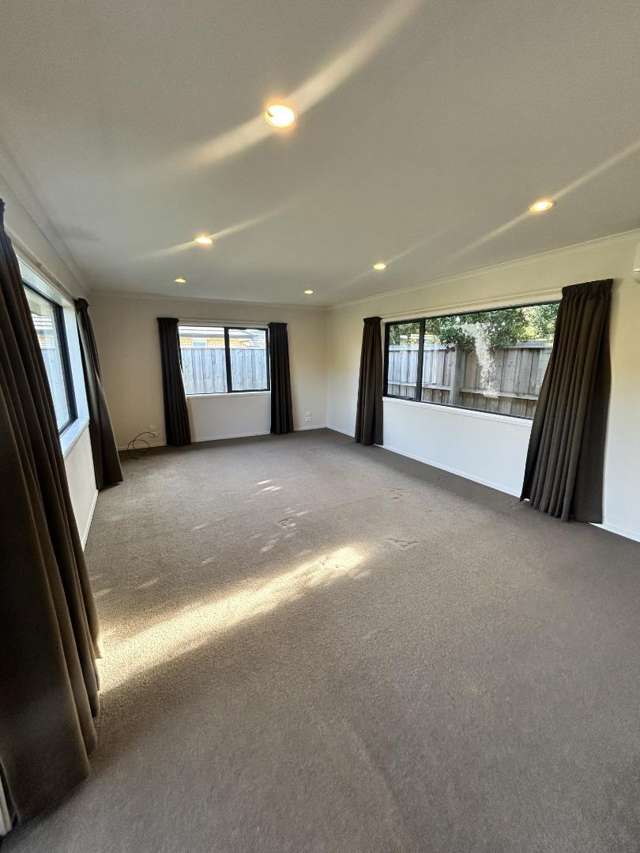 37 Rosamond Way 11103_2
