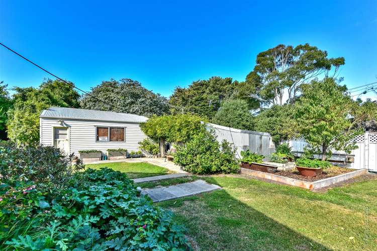 124 Embankment Road Lincoln_20