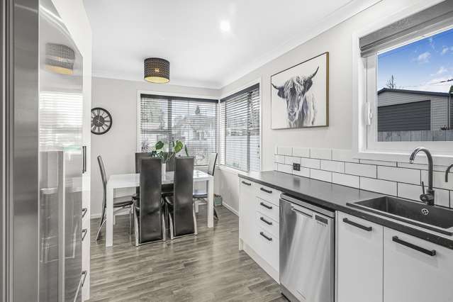 37 Thomson Avenue Dinsdale_4