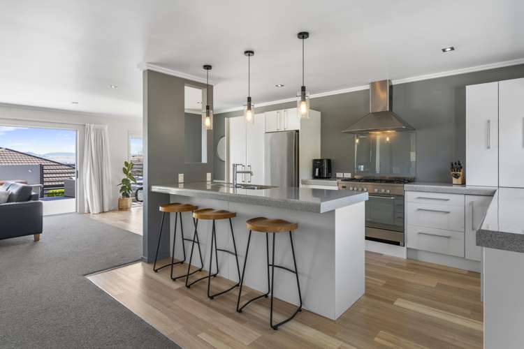 18 Coprosma Crescent Waipahihi_21