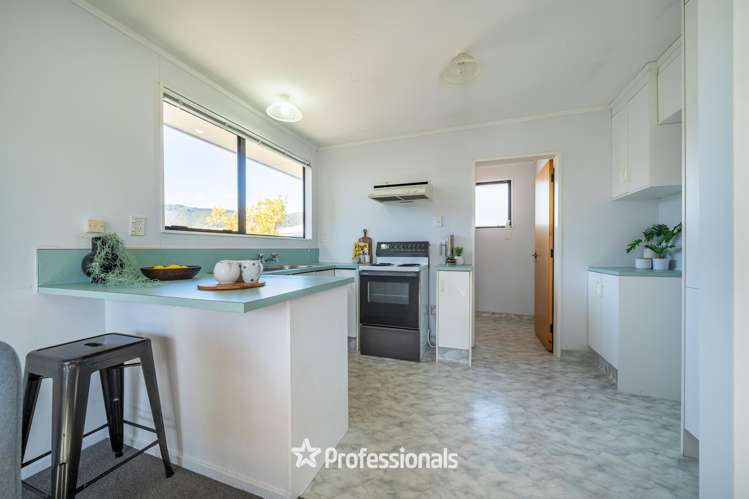 5/8 Hewer Crescent Naenae_6