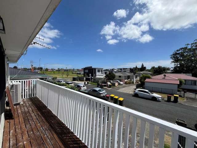 2 Bedroom, Single Carport