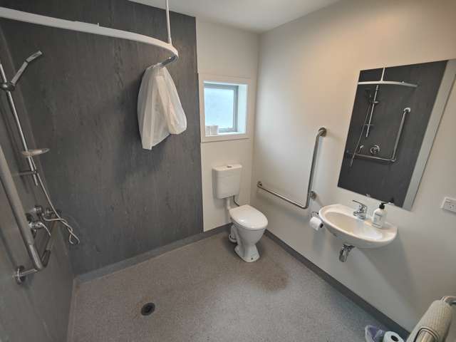 Unit B/8 Broken Hill Road Kenepuru_4