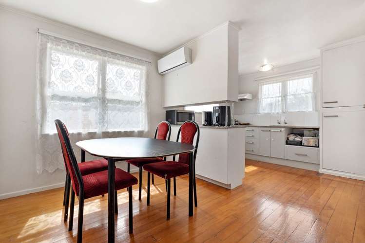 1 Tamariki Avenue Kelston_12