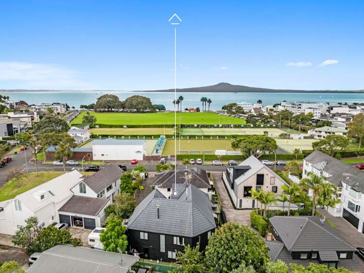 2/42 Goldie Street St Heliers_3