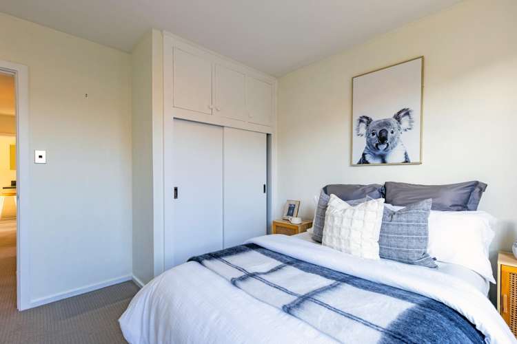 42b Delaware Crescent Russley_7