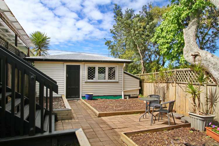 151 Golf Road Titirangi_17