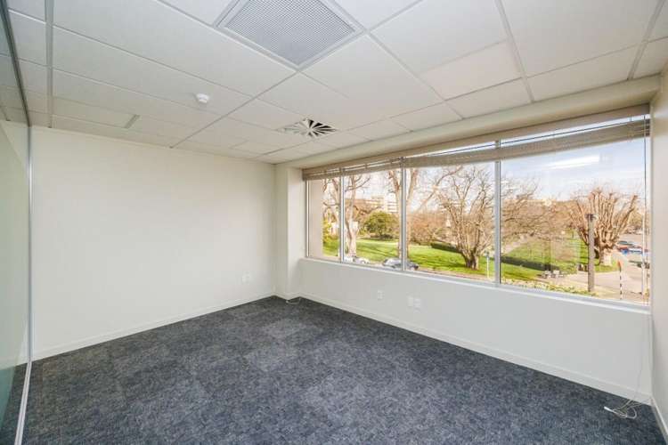 4 Broadway Avenue City Centre_12