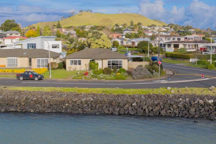 50A Kiwi Esplanade Mangere Bridge_0