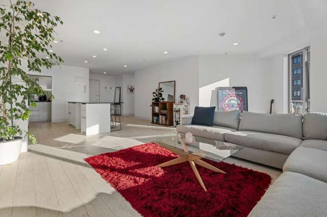 8H/205 Hobson Street 10015_1