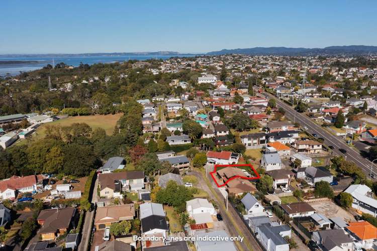 2/9 Carlton Street Hillsborough_2