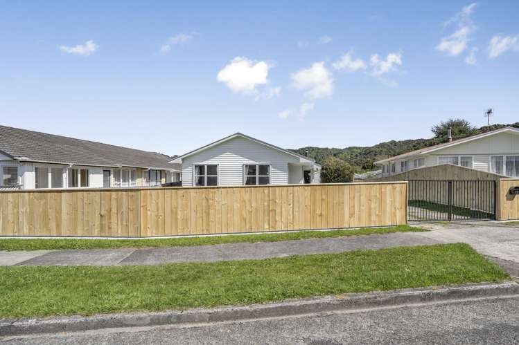 15 Kumeroa Grove Wainuiomata_16