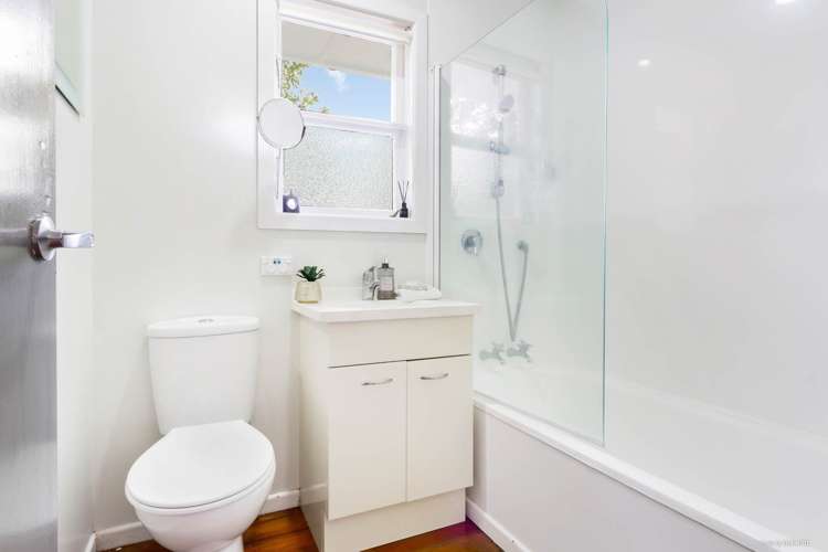 17 Vera Road Te Atatu South_12