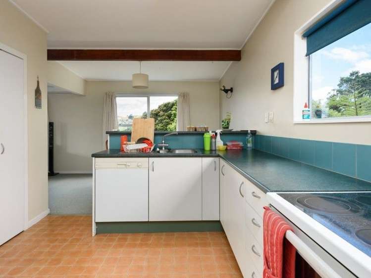 3 Hillview Crescent Paparangi_5