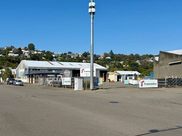 Large Industrial Yard and Workshop for Lease