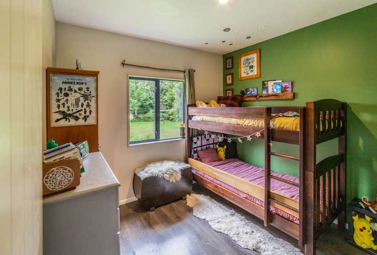 5693 West Coast Road Springfield_18