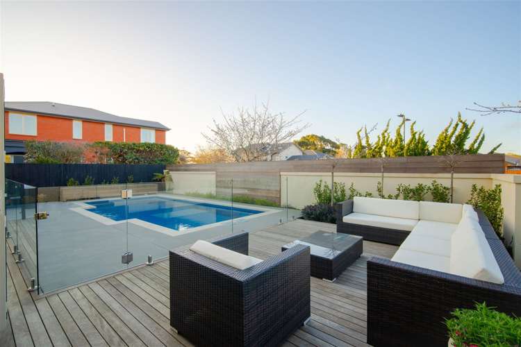 6 Benmore Gard Harewood_21