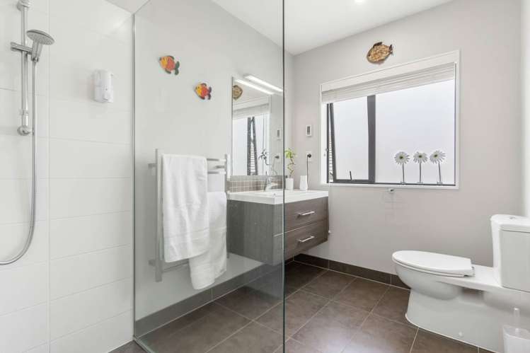 19 Royalle Mews Botany Downs_12