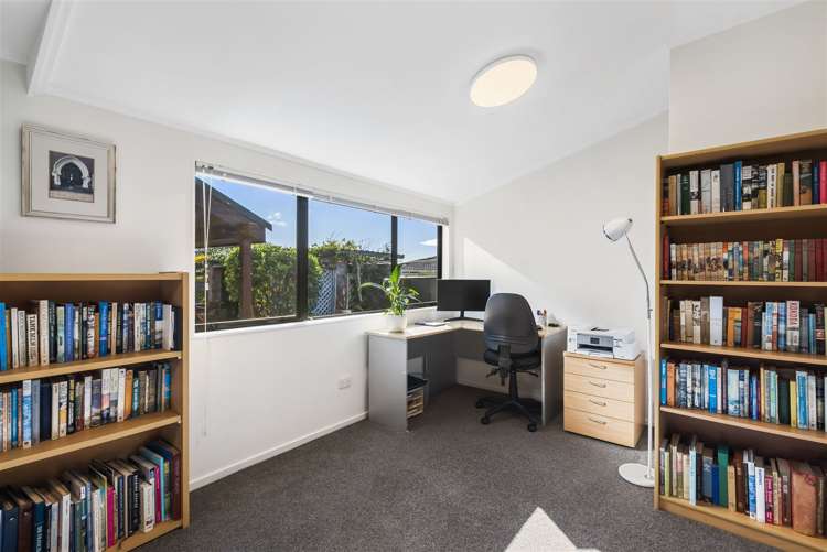 1 La Roche Place Northcote_12