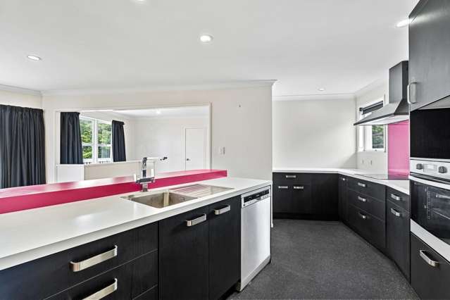 8 Memorial Drive Parahaki_4