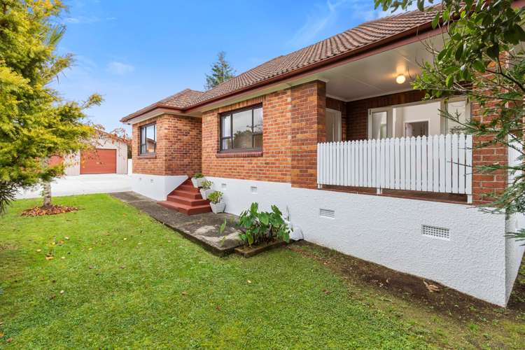346 Glengarry Road Glen Eden_12