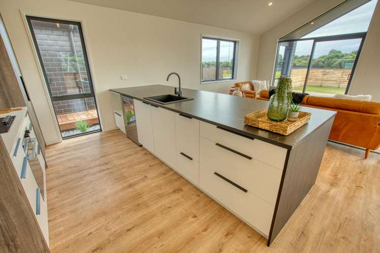 61 Ashley Drive_5