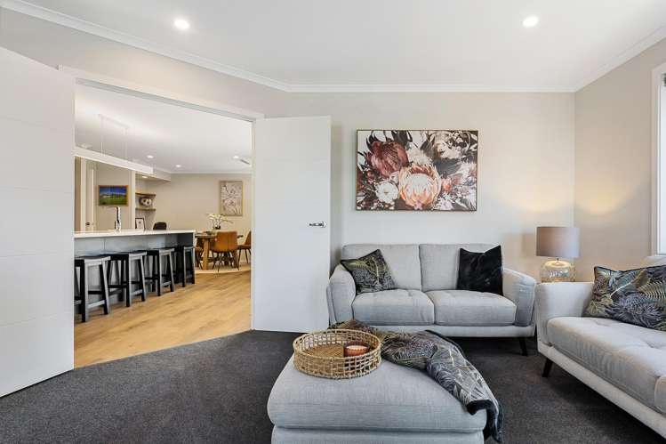 8 Strowan Avenue Elgin_17