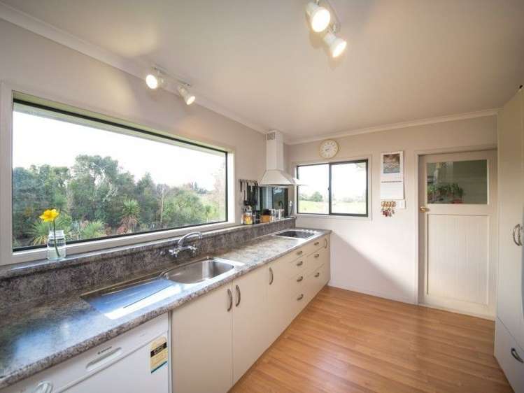 562 Lees Road Feilding_13