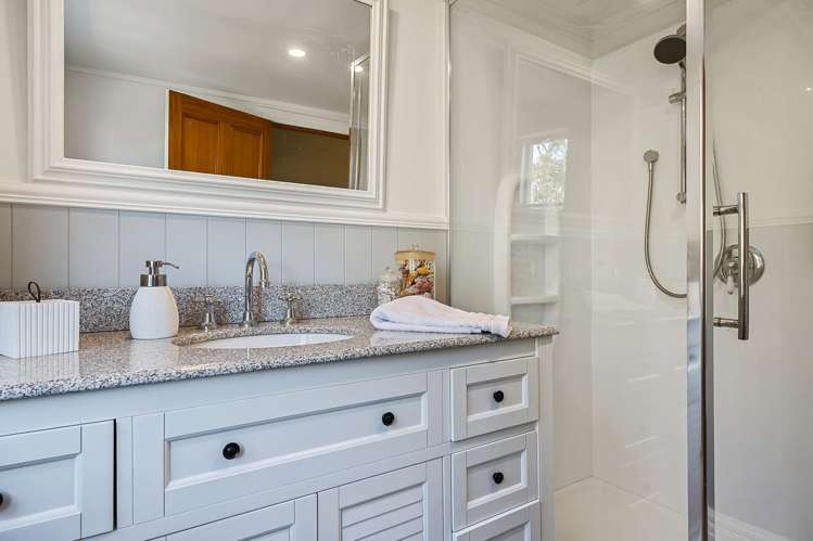 12 Davis Road Cust_24