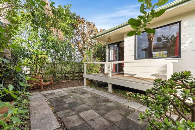 2/95 Wharf Road Te Atatu Peninsula_1