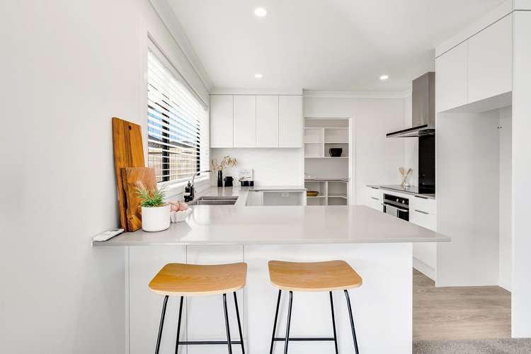2/8 Jennian Avenue Rototuna_7