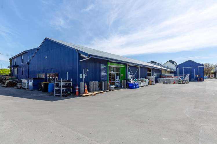 66-80 High Street North Carterton_33