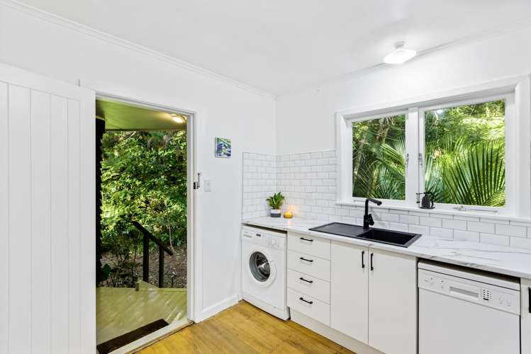 81 Scenic Drive Titirangi_7