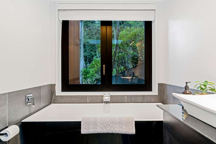 18 Falcon Heights Mount Creighton_18