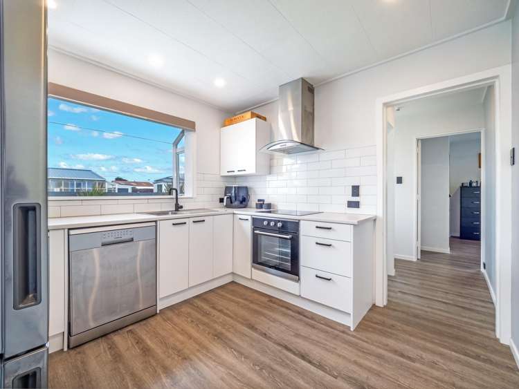 16 Linklater Avenue Foxton Beach_9