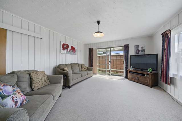 13 Karamu Crescent Wainuiomata_3