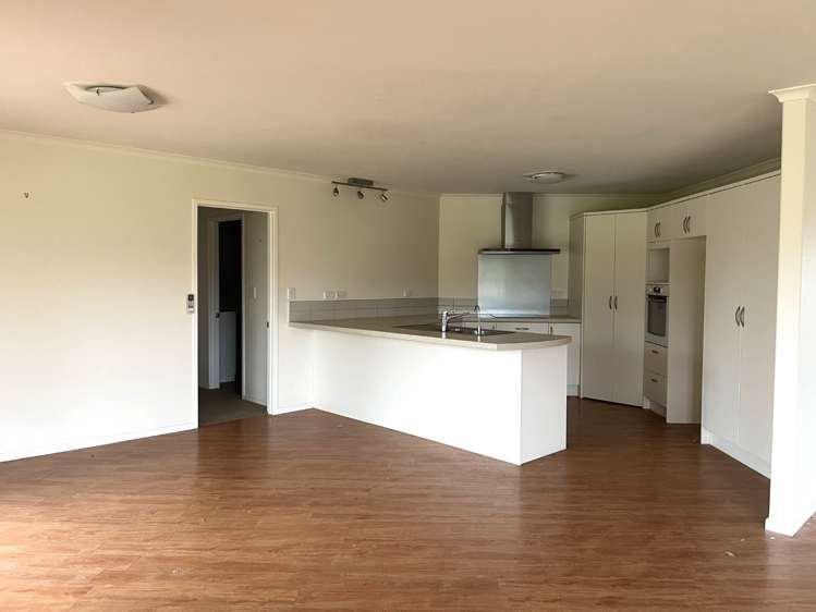 27 Carrington Drive 10114_4